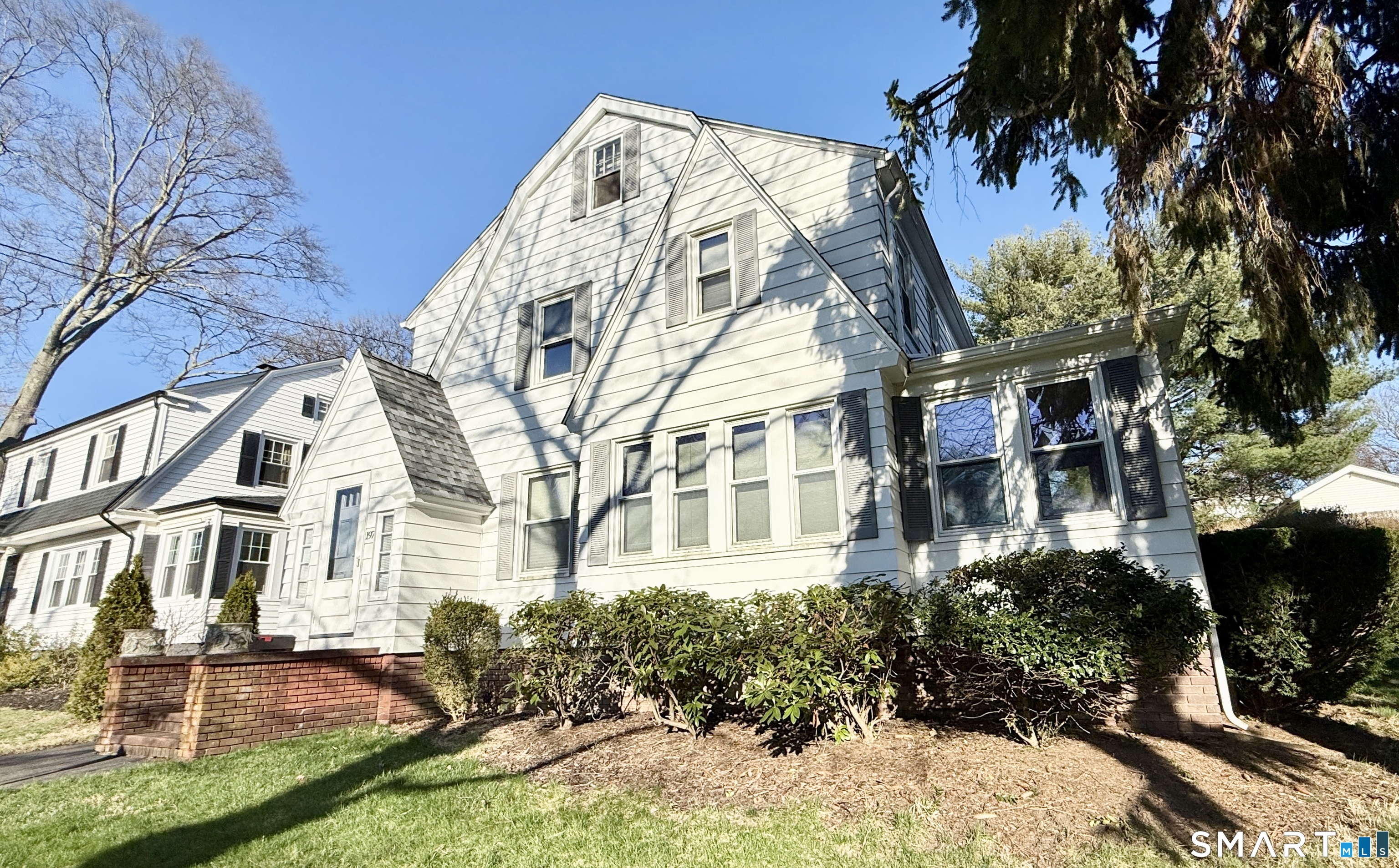 197 Kneeland Road New Haven, CT 06512 - Photo 3 of 33