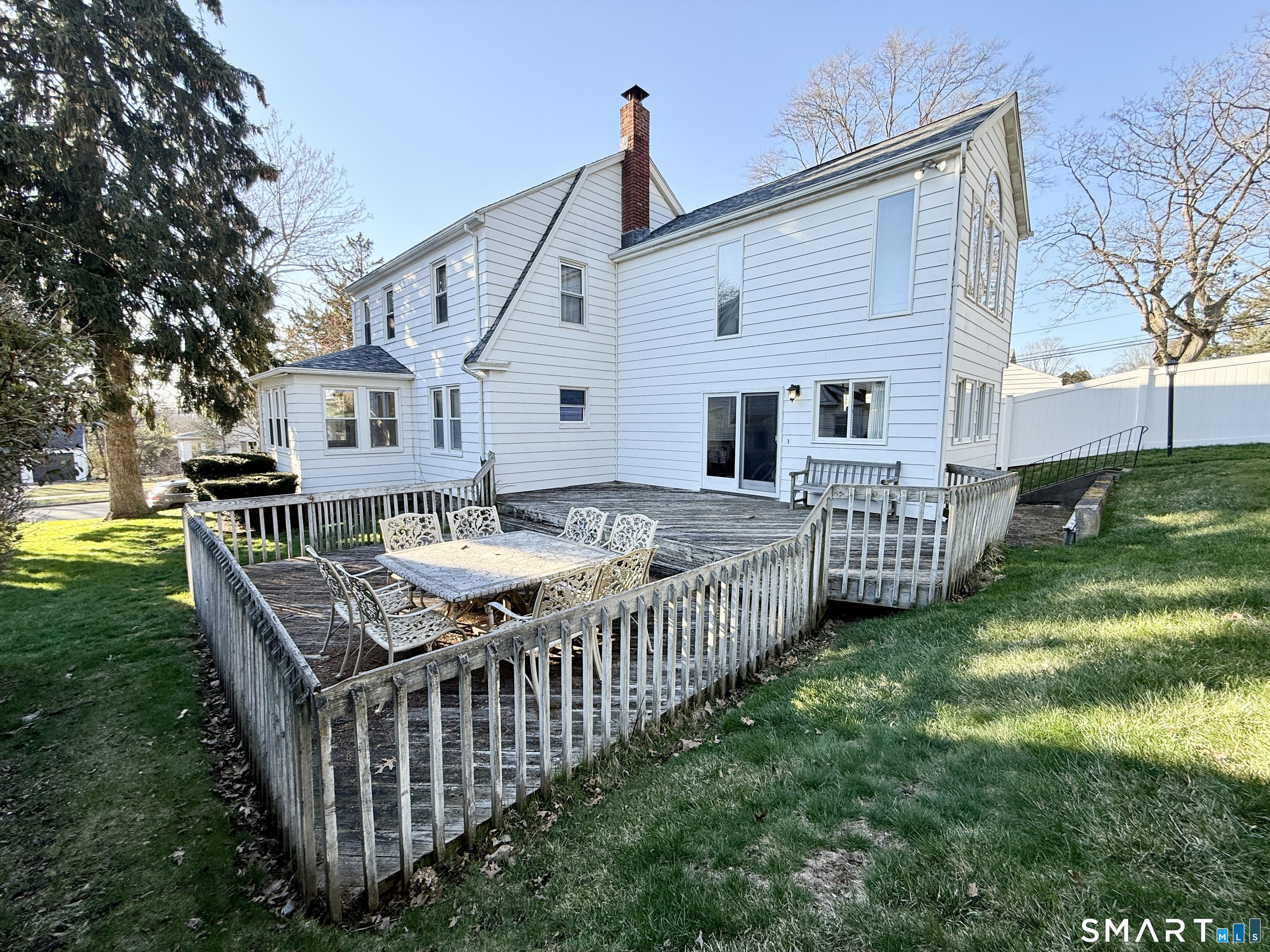 197 Kneeland Road New Haven, CT 06512 - Photo 6 of 33