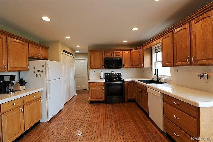 855 Brown City Road Imlay City, MI 48444 - Photo 15 of 36 Gallery Image 15