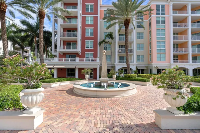 $289,900 | 802 West Windward Way, Unit 217, Lantana, FL 33462