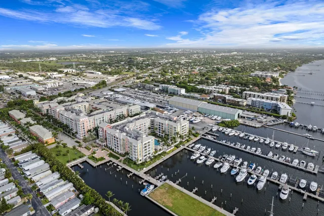 $289,900 | 802 West Windward Way, Unit 217, Lantana, FL 33462