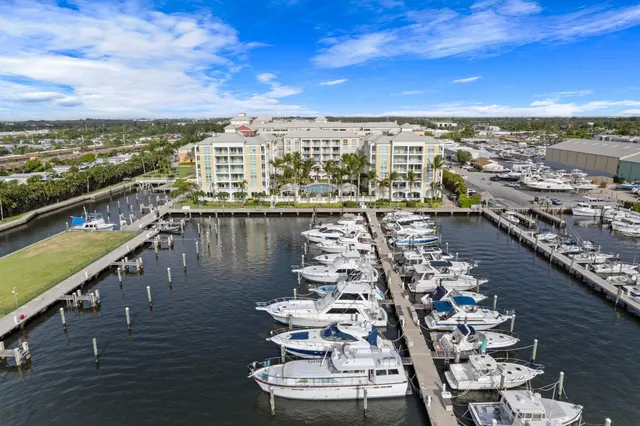 $289,900 | 802 West Windward Way, Unit 217, Lantana, FL 33462