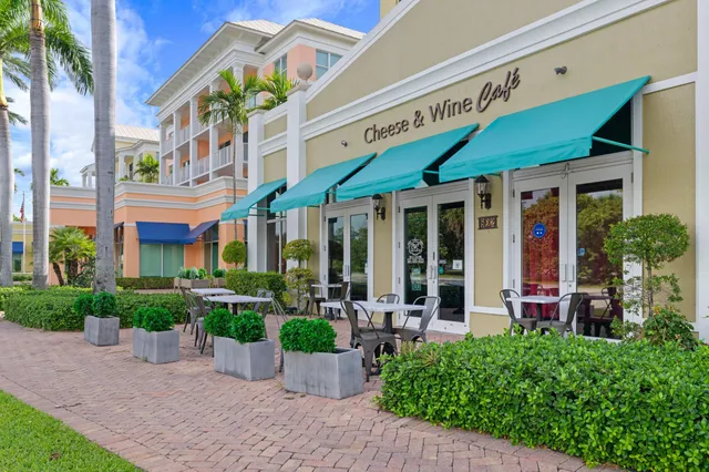 $289,900 | 802 West Windward Way, Unit 217, Lantana, FL 33462