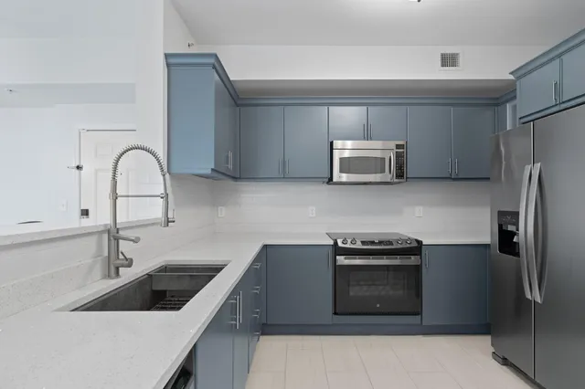 $289,900 | 802 West Windward Way, Unit 217, Lantana, FL 33462