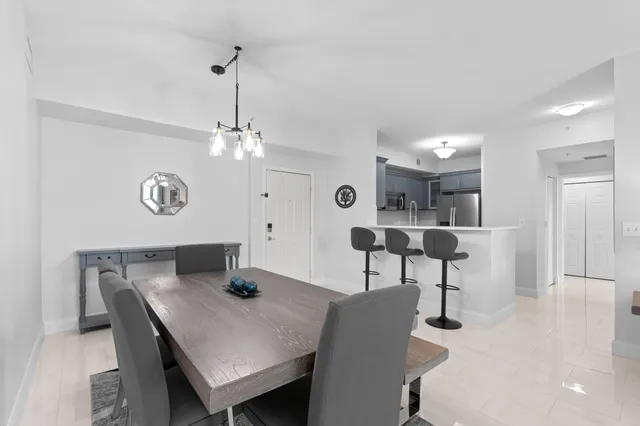 $289,900 | 802 West Windward Way, Unit 217, Lantana, FL 33462