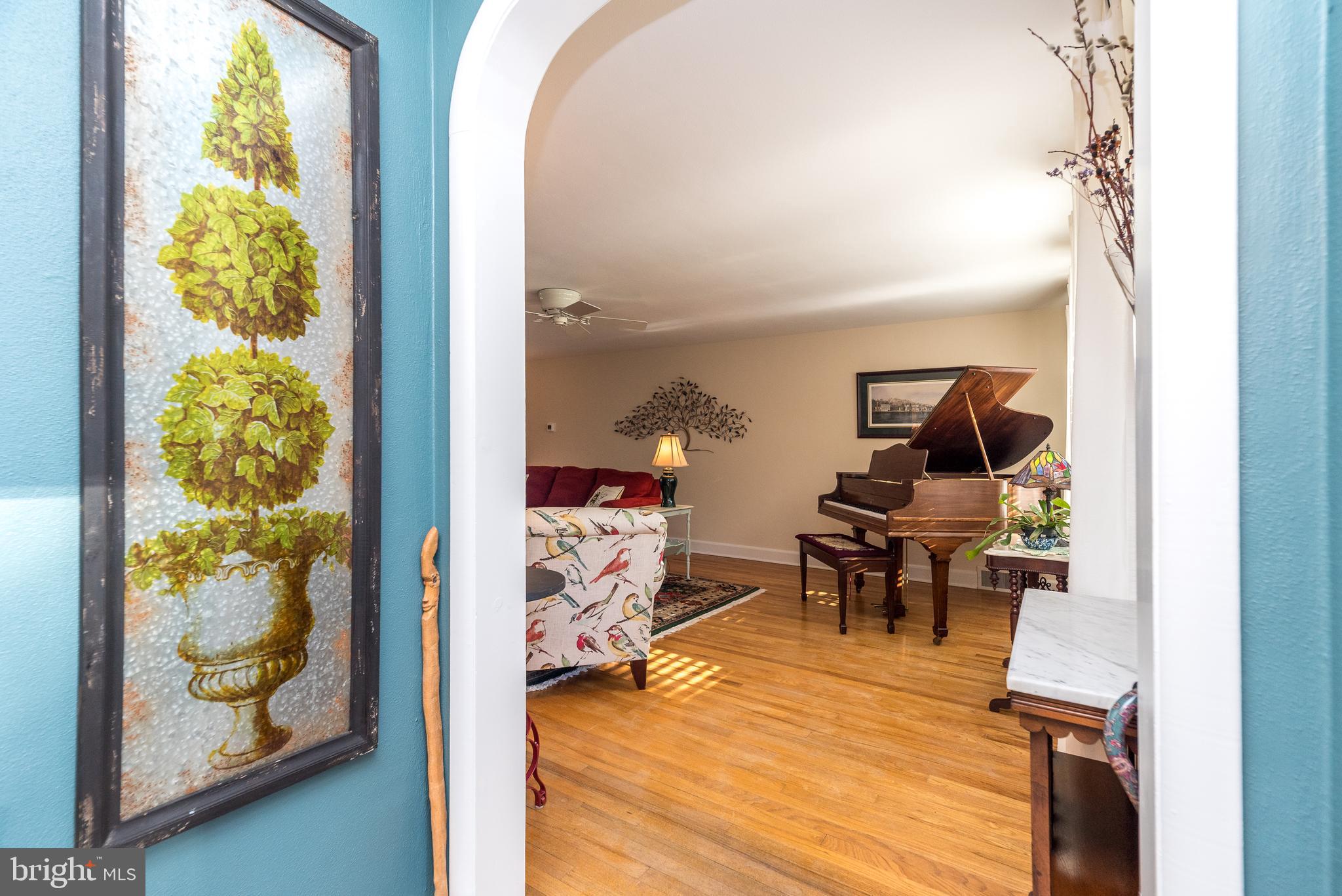 249 E Road Doylestown, PA 18901 - Photo 3 of 45 Those arches...
