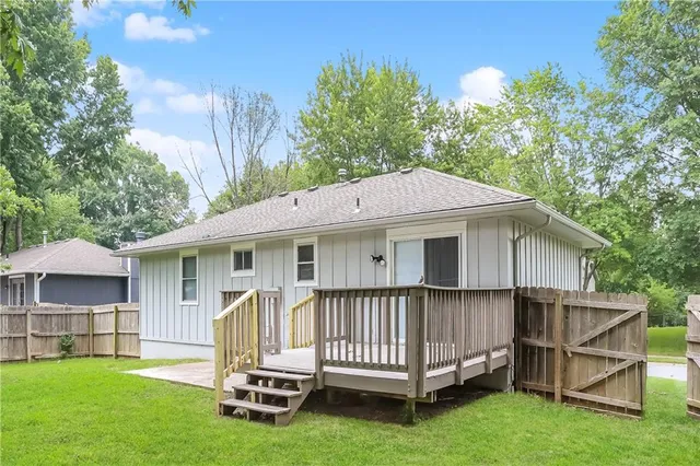 $2,030 | 314 Southeast Crescent Street, Lee's Summit, MO 64063