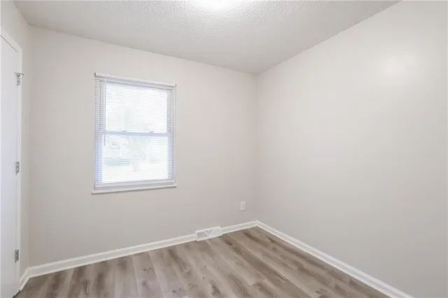 $2,030 | 314 Southeast Crescent Street, Lee's Summit, MO 64063