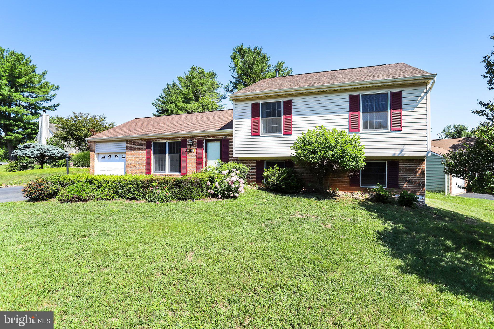 1803 East Beech Road Sterling, VA 20164 - Photo 1 of 34