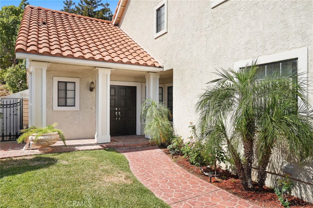 19715 Eagle Ridge Lane Porter Ranch, CA 91326 - Photo 3 of 52 Gallery Image 3