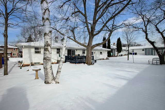 $279,500 | 1505 West Pershing Street, Appleton, WI 54914