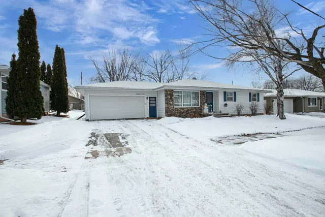 $279,500 | 1505 West Pershing Street, Appleton, WI 54914