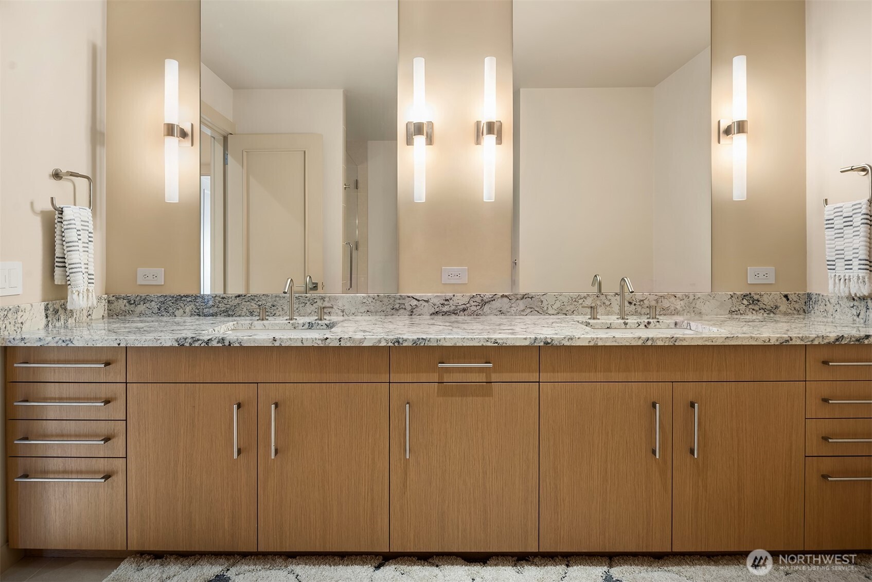 3445 Hunts Point Road Hunts Point, WA 98004 - Photo 13 of 22