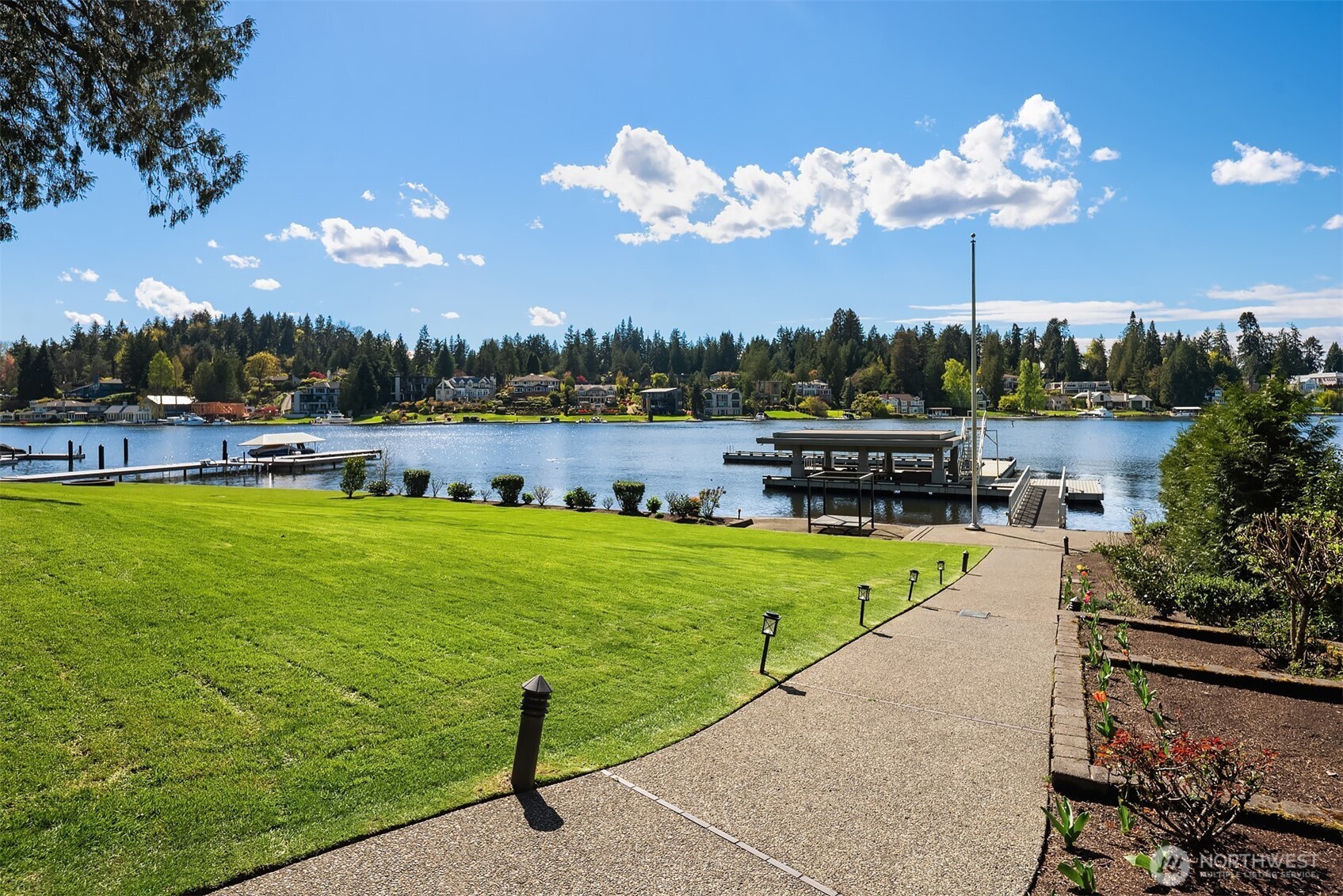 3445 Hunts Point Road Hunts Point, WA 98004 - Photo 15 of 22