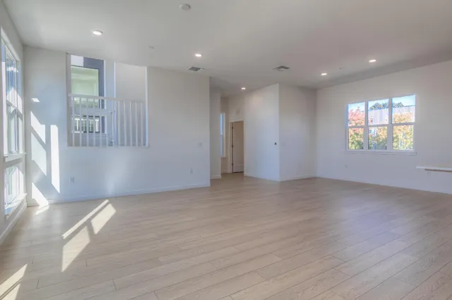 $695,990 | 411 6th Street, West Sacramento, CA 95605