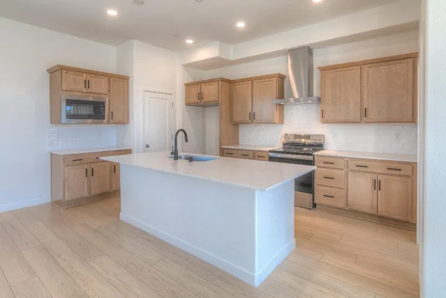 $695,990 | 411 6th Street, West Sacramento, CA 95605