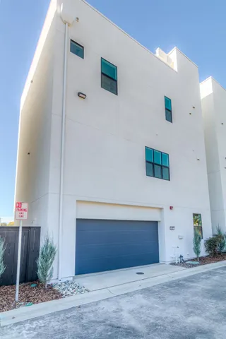 $695,990 | 411 6th Street, West Sacramento, CA 95605