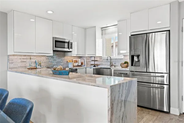 $4,300 | 1365 Snell Isle Boulevard Northeast, Unit 8D, St. Petersburg, FL 33704