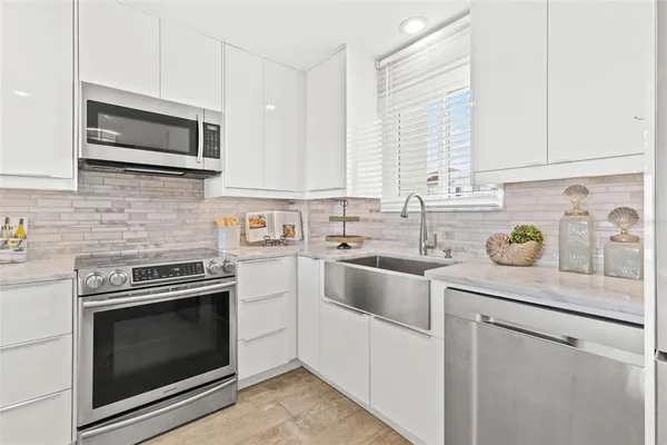 $4,300 | 1365 Snell Isle Boulevard Northeast, Unit 8D, St. Petersburg, FL 33704