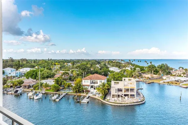 $4,300 | 1365 Snell Isle Boulevard Northeast, Unit 8D, St. Petersburg, FL 33704