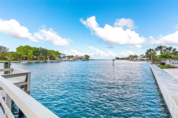 $4,300 | 1365 Snell Isle Boulevard Northeast, Unit 8D, St. Petersburg, FL 33704