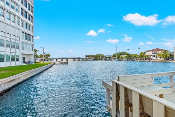 $4,300 | 1365 Snell Isle Boulevard Northeast, Unit 8D, St. Petersburg, FL 33704