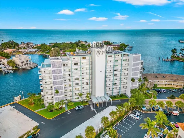 $4,300 | 1365 Snell Isle Boulevard Northeast, Unit 8D, St. Petersburg, FL 33704