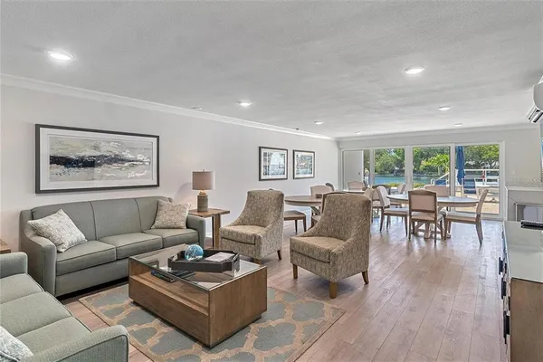 $4,300 | 1365 Snell Isle Boulevard Northeast, Unit 8D, St. Petersburg, FL 33704