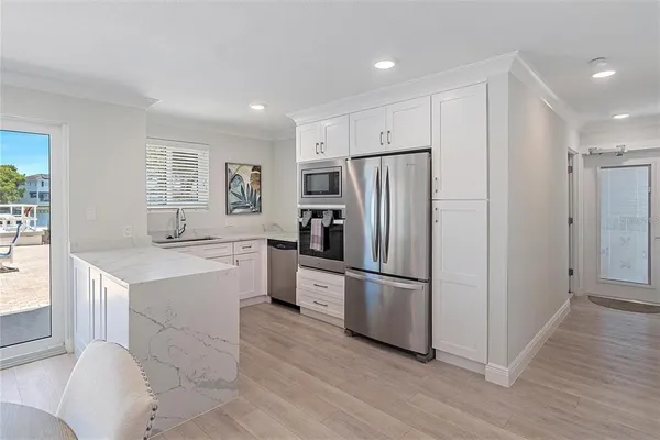 $4,300 | 1365 Snell Isle Boulevard Northeast, Unit 8D, St. Petersburg, FL 33704