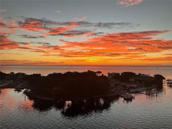 $4,300 | 1365 Snell Isle Boulevard Northeast, Unit 8D, St. Petersburg, FL 33704