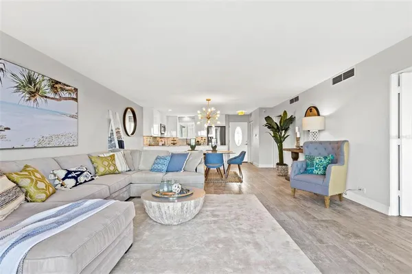 $4,300 | 1365 Snell Isle Boulevard Northeast, Unit 8D, St. Petersburg, FL 33704