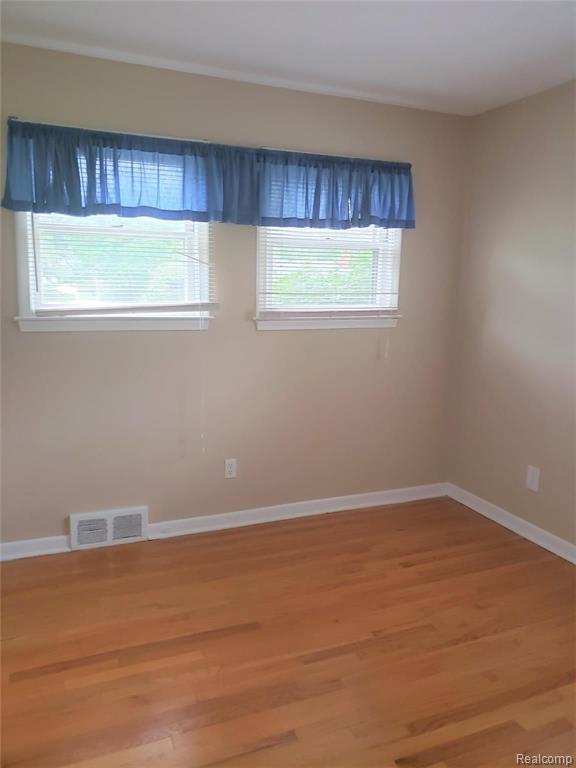 28411 Ridgebrook Road Farmington Hills, MI 48334 - Photo 11 of 35
