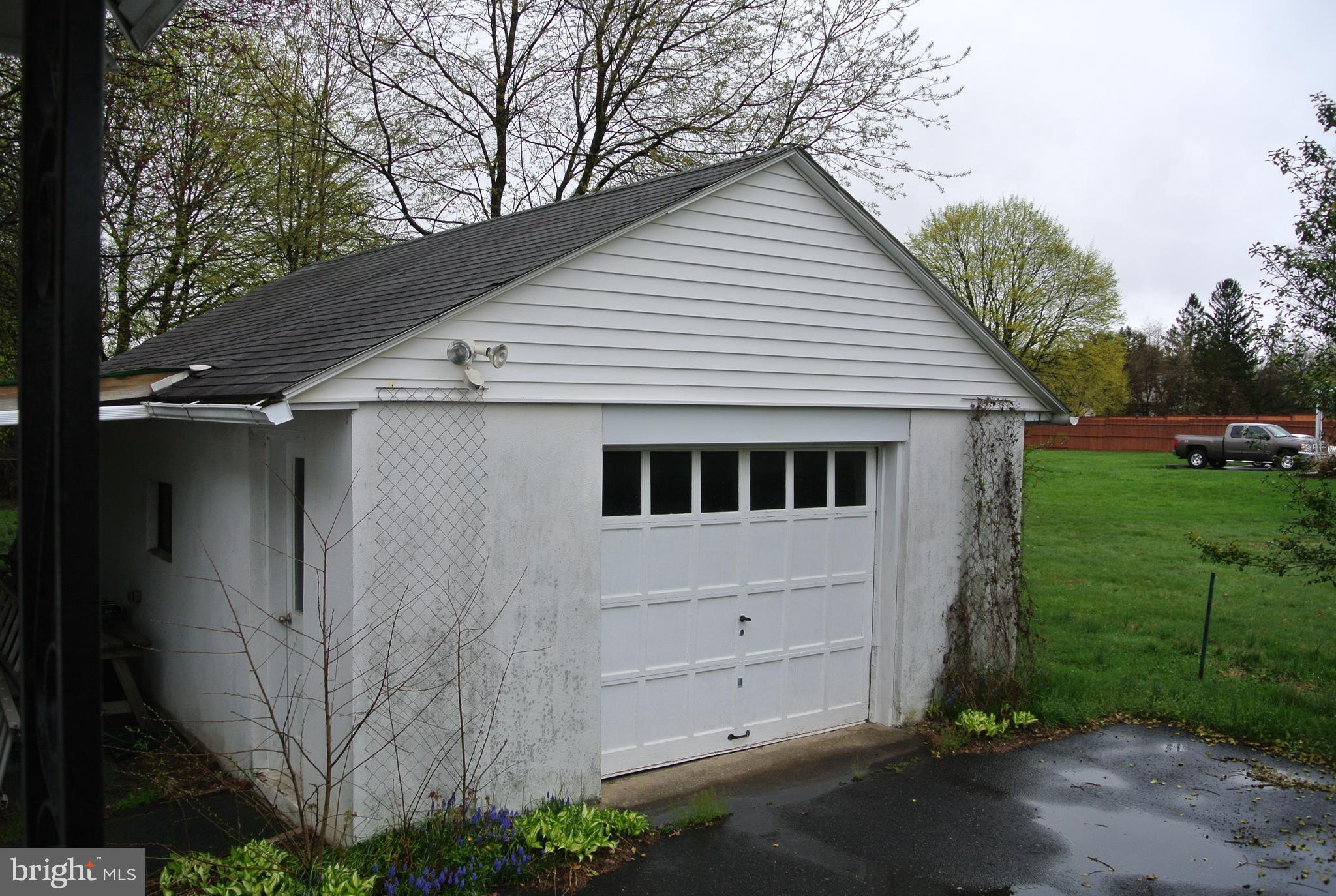 4541 Lanark Road Center Valley, PA 18034 - Photo 14 of 15 Gallery Image 14