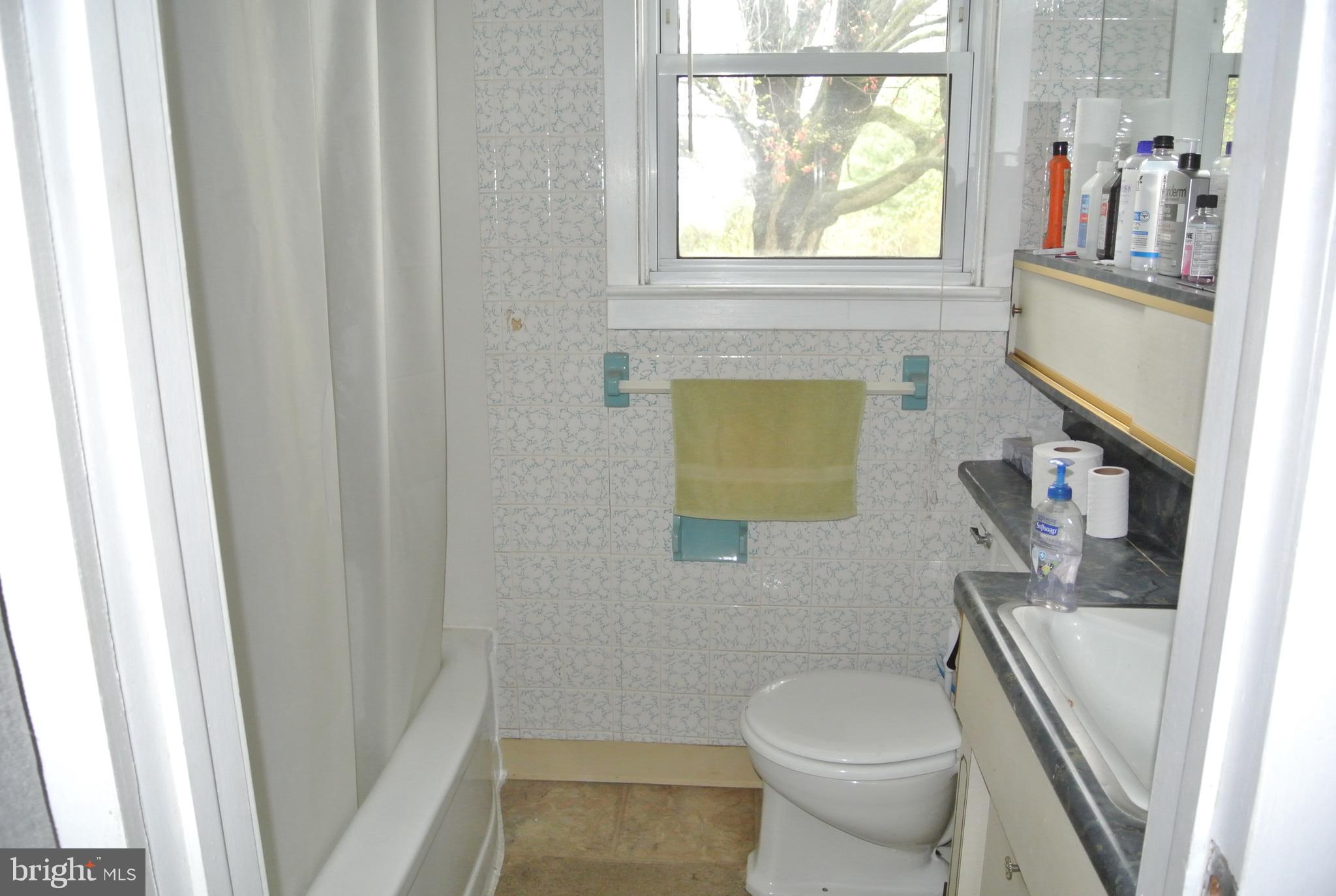 4541 Lanark Road Center Valley, PA 18034 - Photo 8 of 15 Gallery Image 8