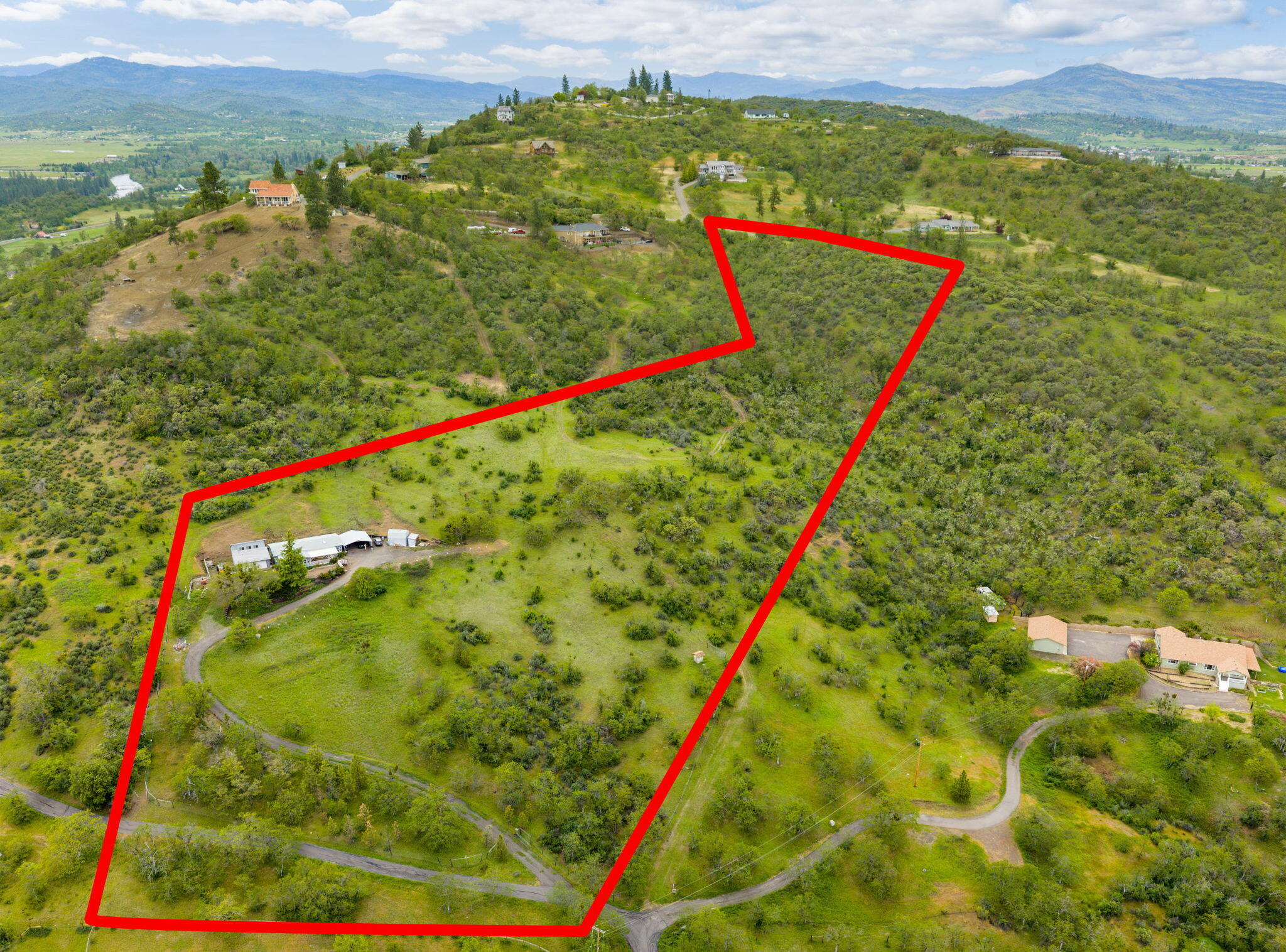 1374 West Linn Road Eagle Point, OR 97524 - Photo 1 of 45 Approximate lot lines