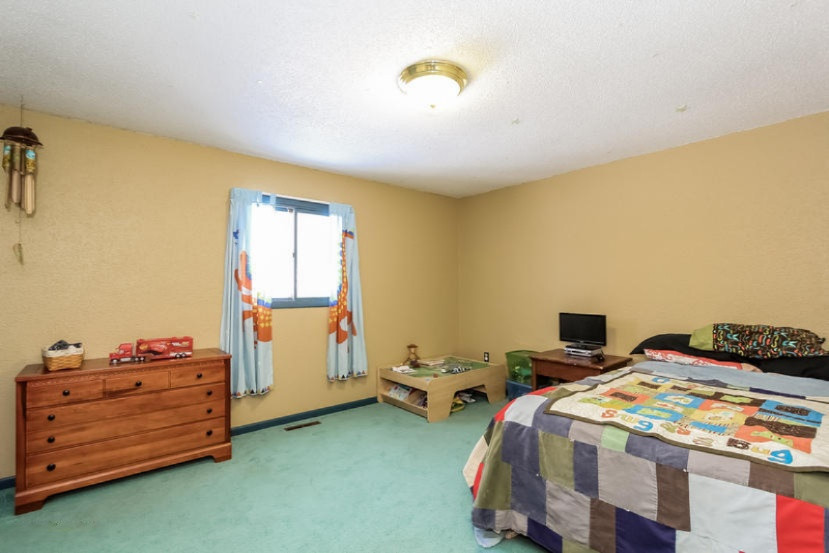 17501 148th Avenue Spring Lake, MI 49456 - Photo 18 of 41 014-Bedroom-1443625-mls