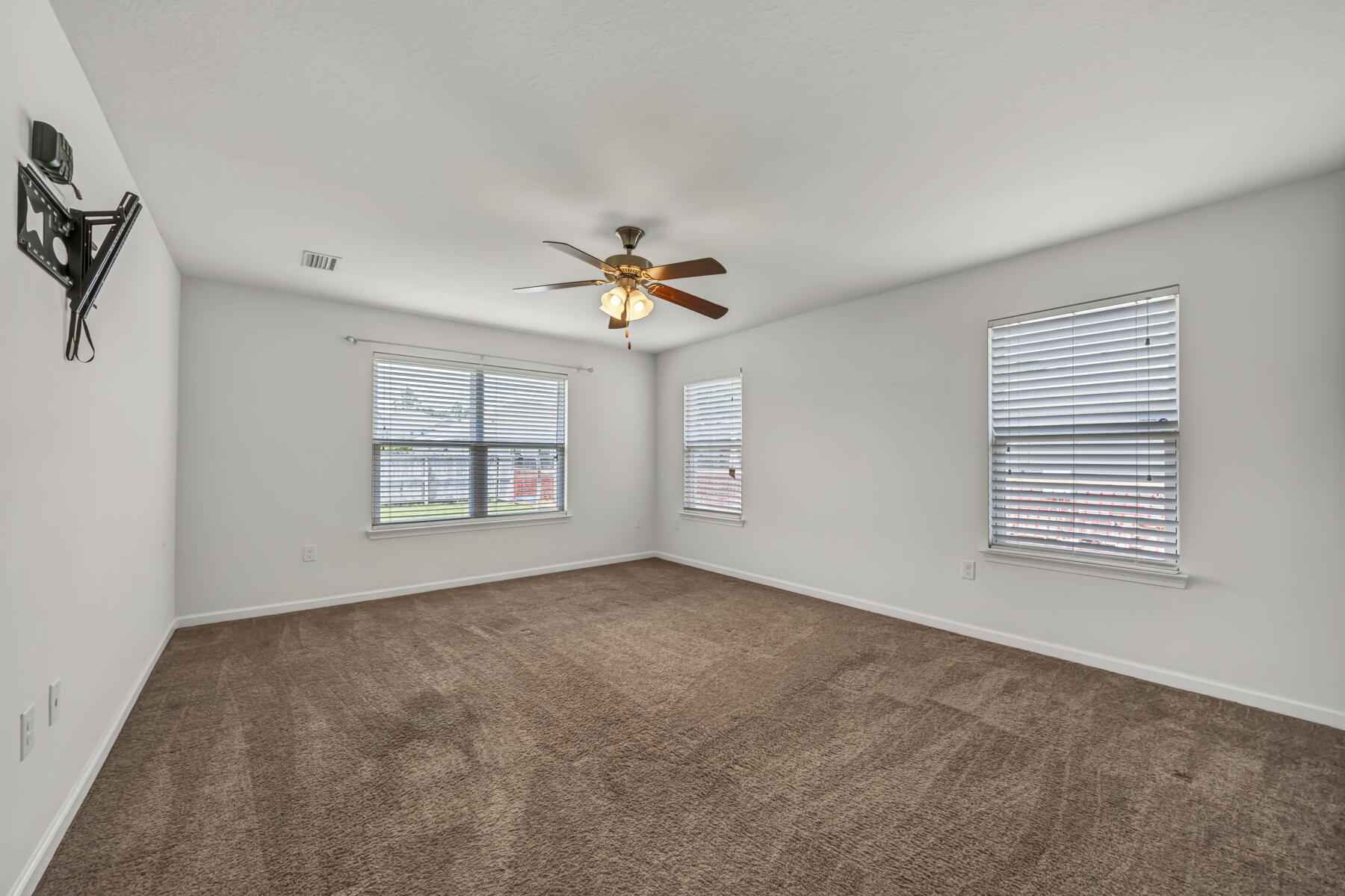 3005 Raven Lane Crestview, FL 32539 - Photo 10 of 24 a view of an empty room with a window