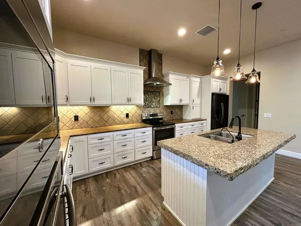 $4,600 | 2400 Kauana Loa Drive, Escondido, CA 92029