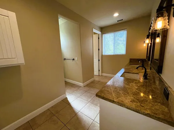 $4,600 | 2400 Kauana Loa Drive, Escondido, CA 92029