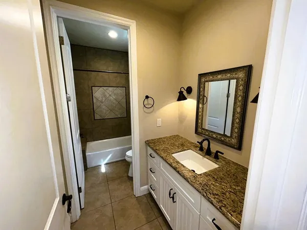 $4,600 | 2400 Kauana Loa Drive, Escondido, CA 92029