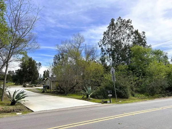 $4,600 | 2400 Kauana Loa Drive, Escondido, CA 92029