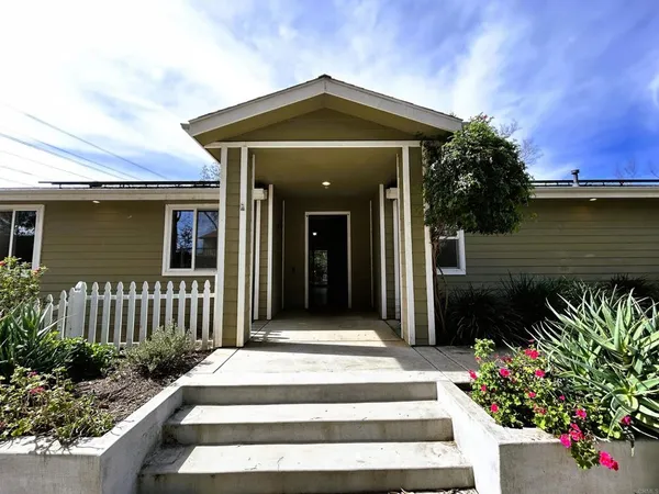 $4,600 | 2400 Kauana Loa Drive, Escondido, CA 92029