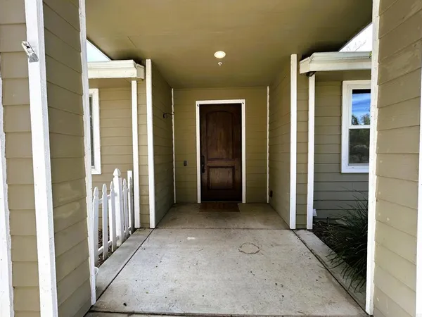 $4,600 | 2400 Kauana Loa Drive, Escondido, CA 92029