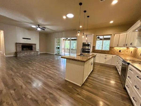 $4,600 | 2400 Kauana Loa Drive, Escondido, CA 92029