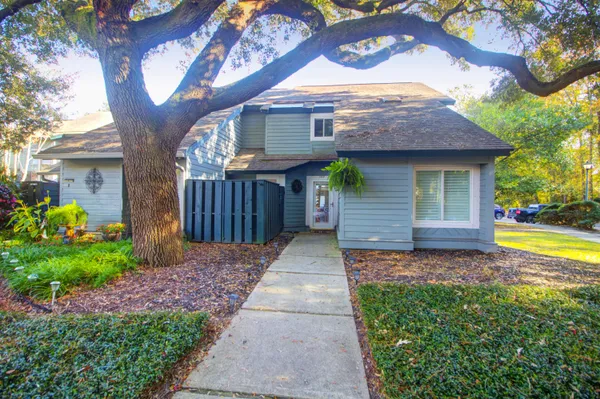 $522,500 | 1162 Shadow Lake Circle, Unit 44, Mount Pleasant, SC 29464