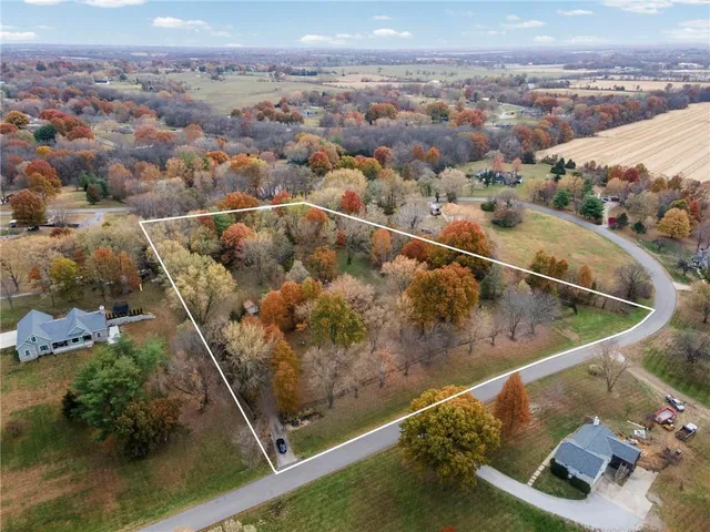 $440,000 | 16115 Kountry Ridge Drive, Kearney, MO 64060