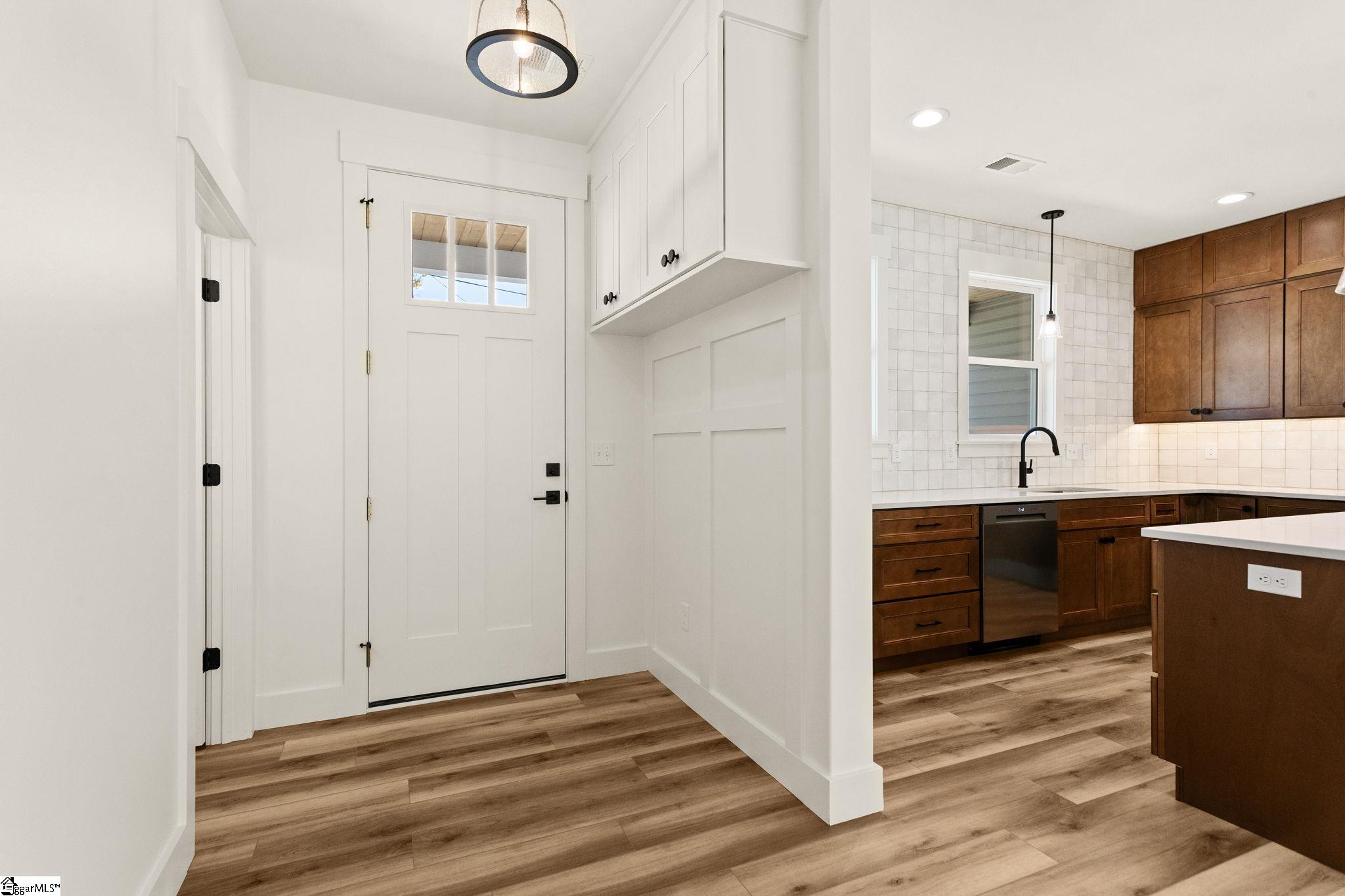 203 Delano Avenue Greer, SC 29650 - Photo 6 of 30