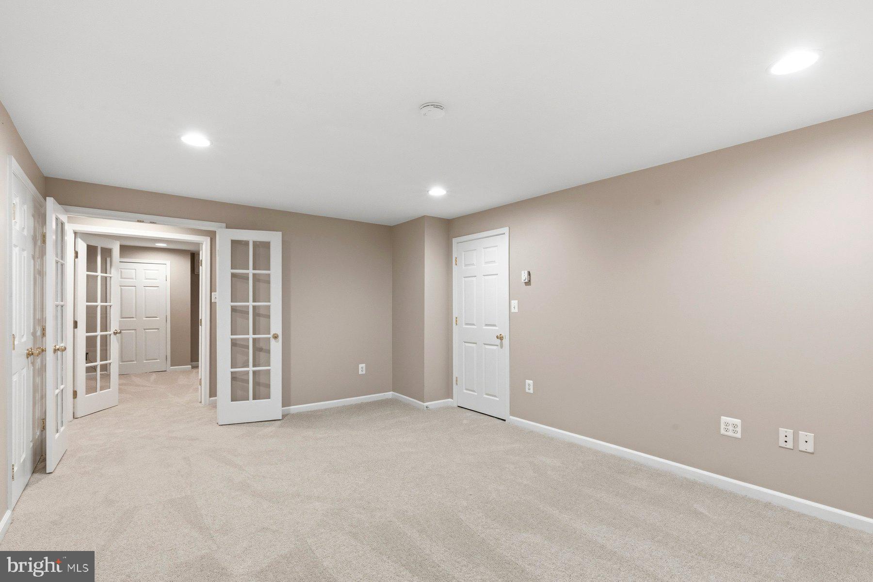 184 Hickory Point Road Pasadena, MD 21122 - Photo 41 of 57