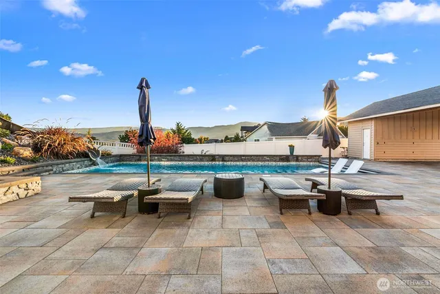 $1,700,000 | 12 Elizabeth Court, Wenatchee, WA 98801