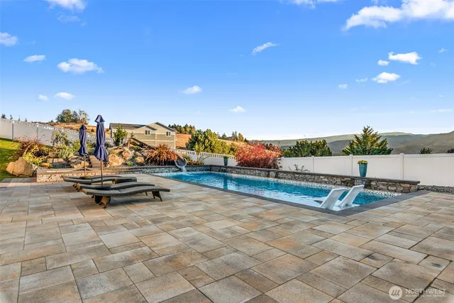 $1,700,000 | 12 Elizabeth Court, Wenatchee, WA 98801